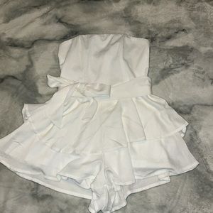 Size 4 Princess Polly white romper